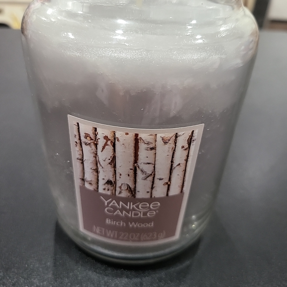 1 Jar Yankee Candle BIRCH WOOD Large 110-150 hrs Burning Time 22 oz NEW